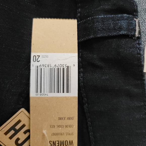 DNKY women's plus size jeans. - Picture 5 of 5